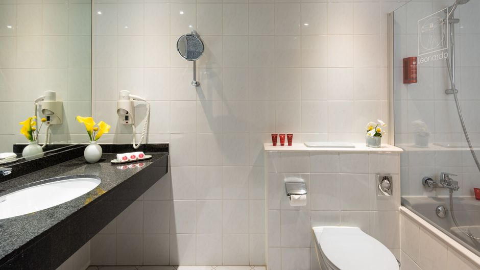 Leonardo Hotel Dusseldorf Airport Room