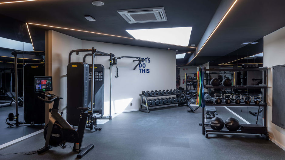 Holiday Inn Expr Suites Principe Real Health Club