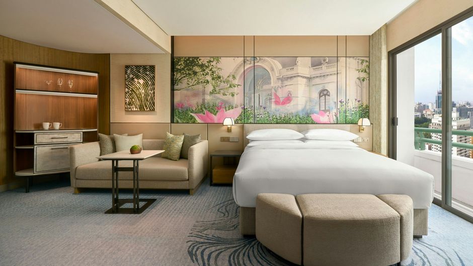 Sheraton Saigon Grand Opera Hotel Room