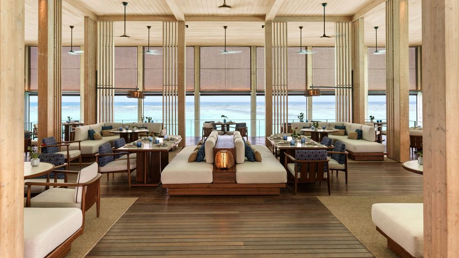 The Ritz-Carlton Maldives, Fari Islands Restaurant