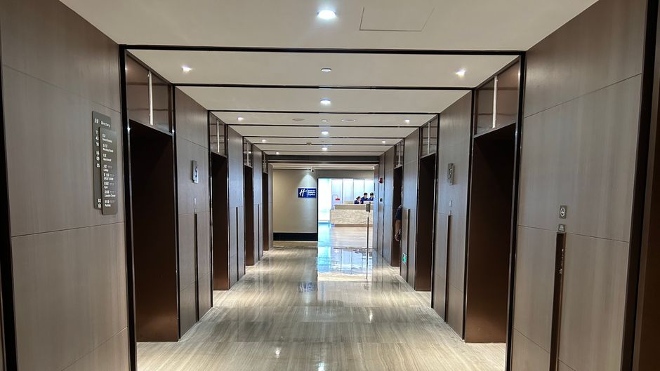 Holiday Inn Exp Taihu Lobby