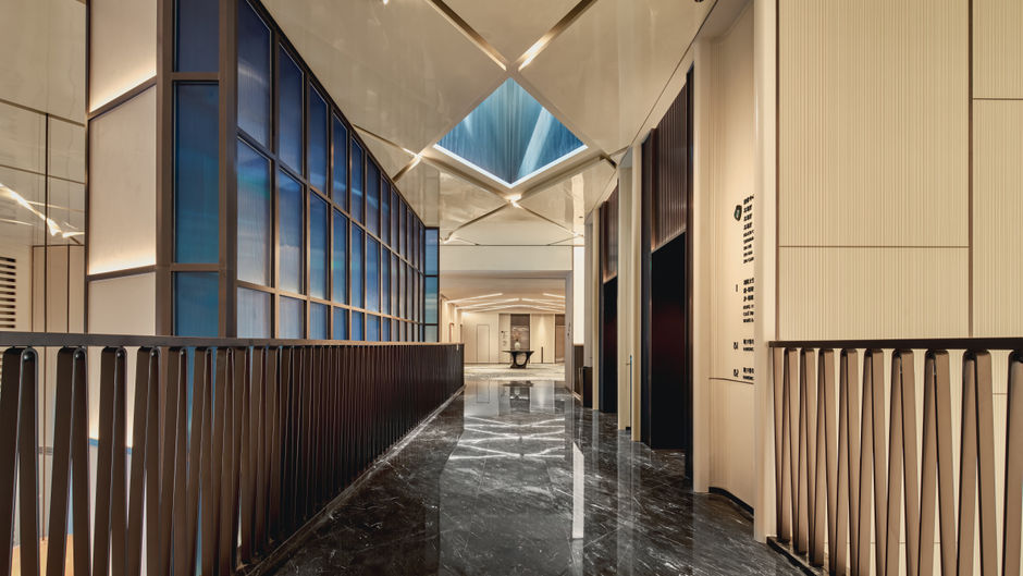 Hotel Indigo Harbour City Lobby