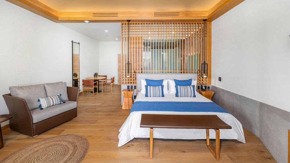 Clevia, Autograph Collection Suite