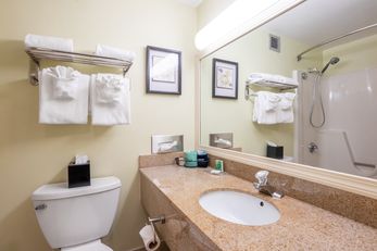 Fireside Inn & Suites