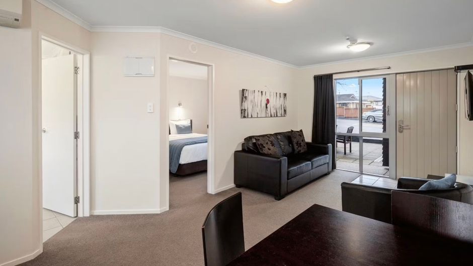 Aveda Motor Lodge Room