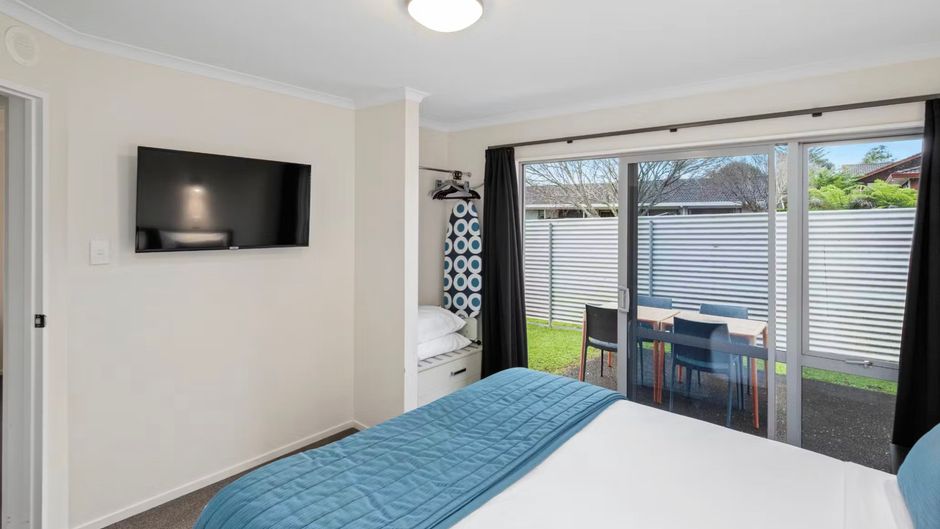 Aveda Motor Lodge Room