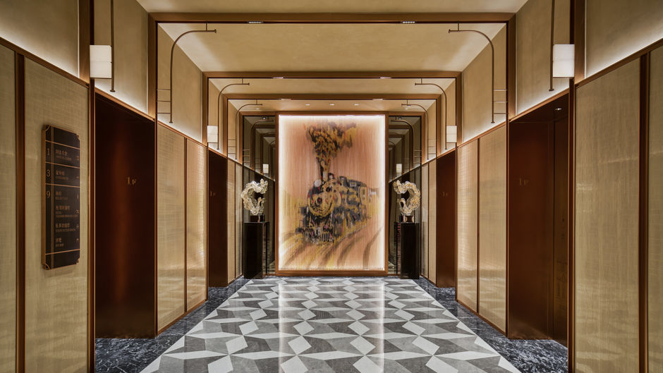 Hotel Indigo Central Avenue Lobby