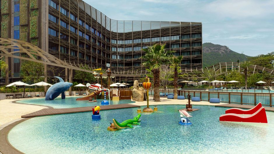 Hong Kong Ocean Park Marriott Hotel Pool