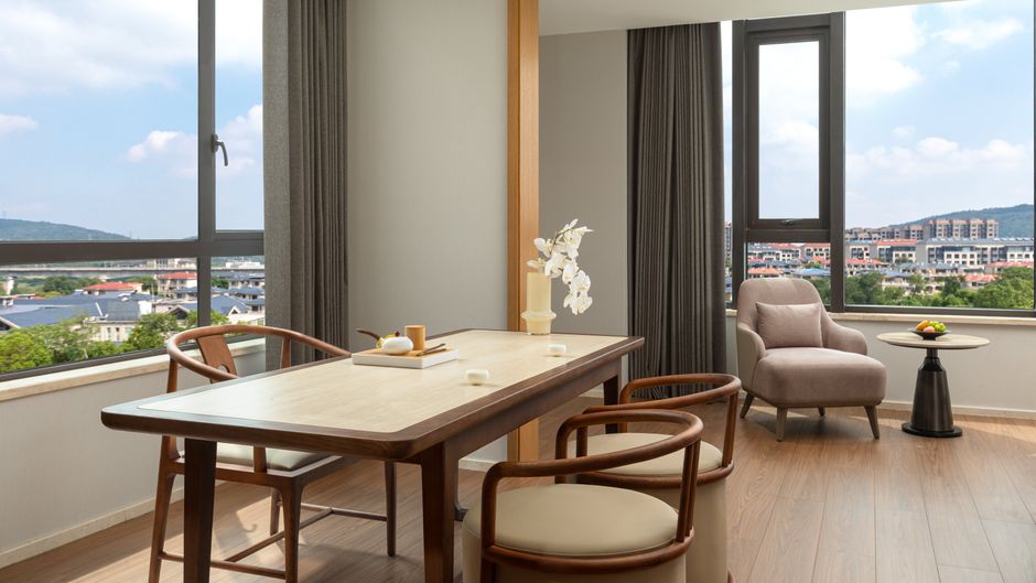 Crowne Plaza Fuchun Lakeside b Room