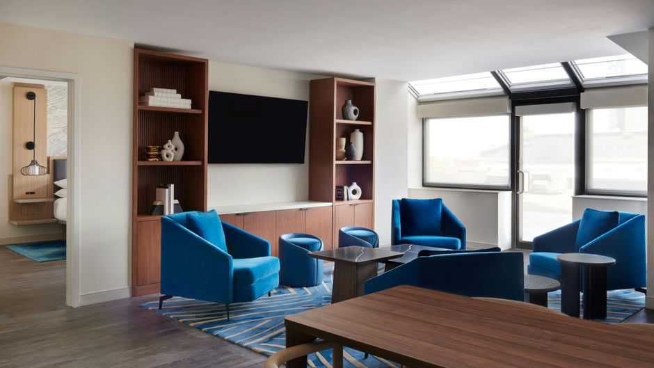 Kingston Marriott Suite