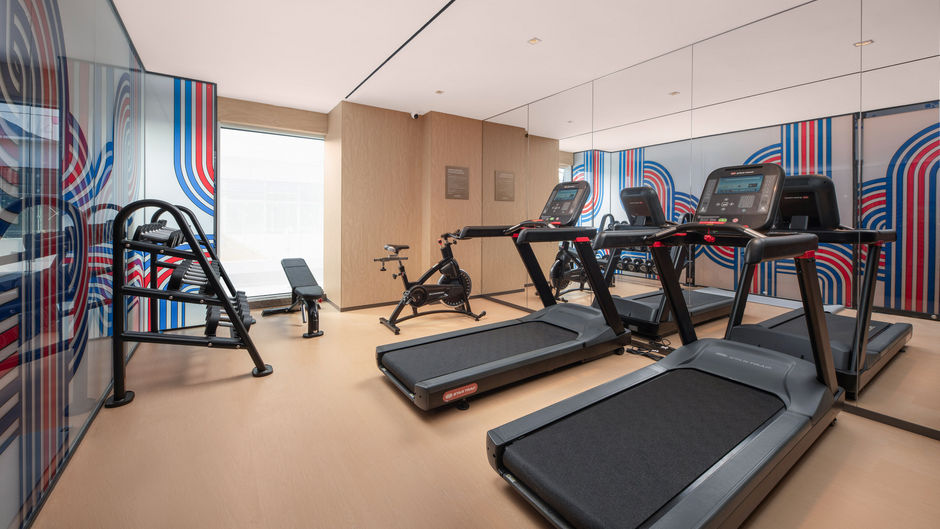 Holiday Inn Exp Oriental Colorful City Health Club