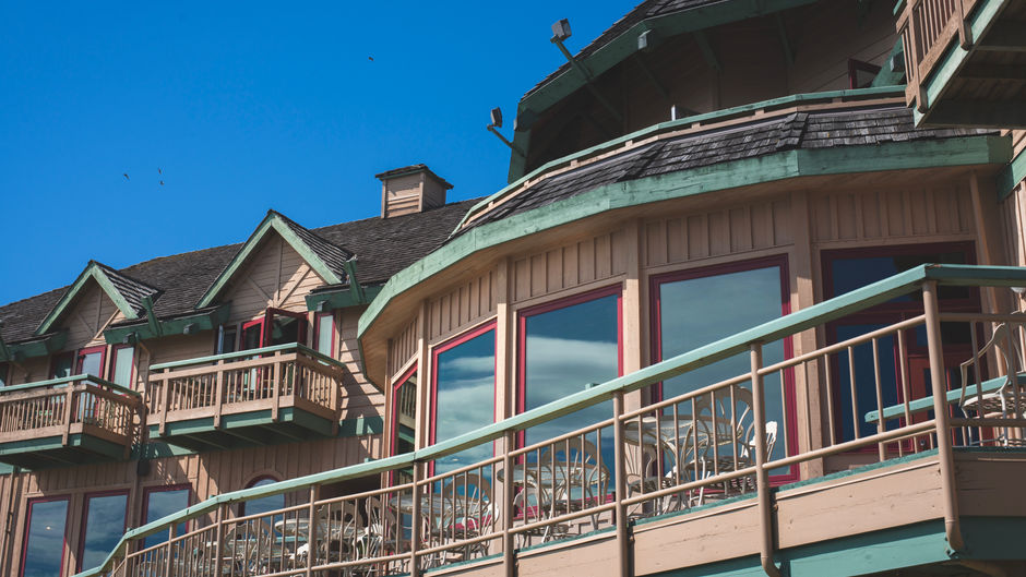 Painter's Lodge Exterior