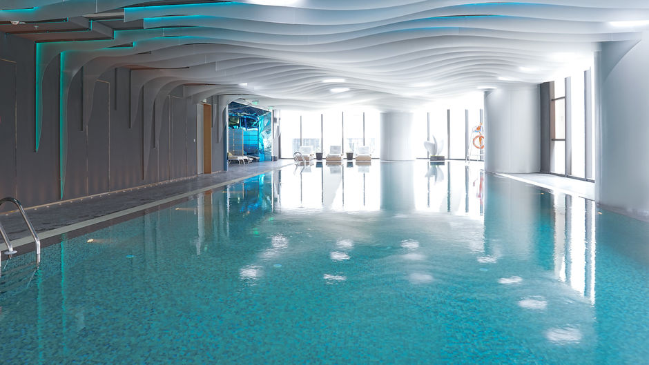 Hotel Indigo Financial City by Pool
