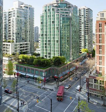 Rosedale on Robson Suite Hotel