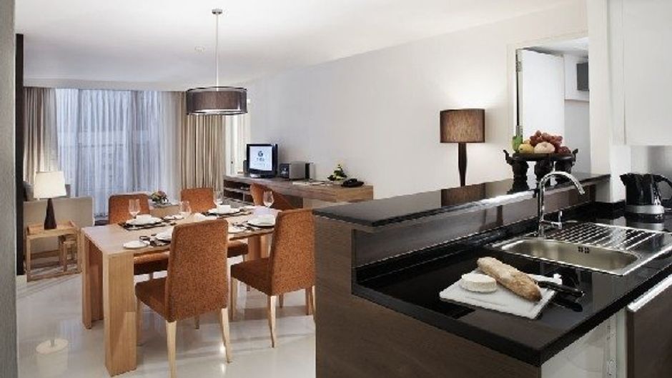 Oakwood Residence Sukhumvit 24 Suite