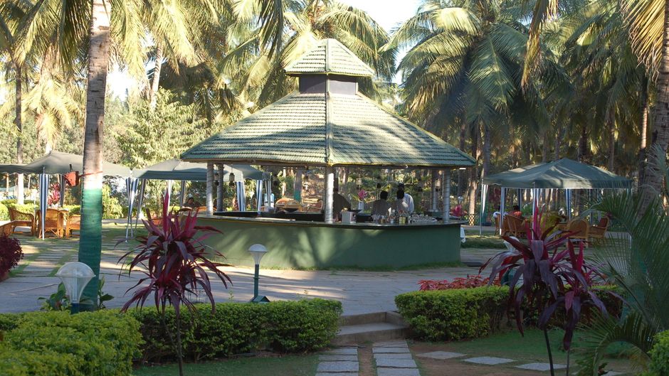 Royal Orchid Resort & Convention Centre Exterior
