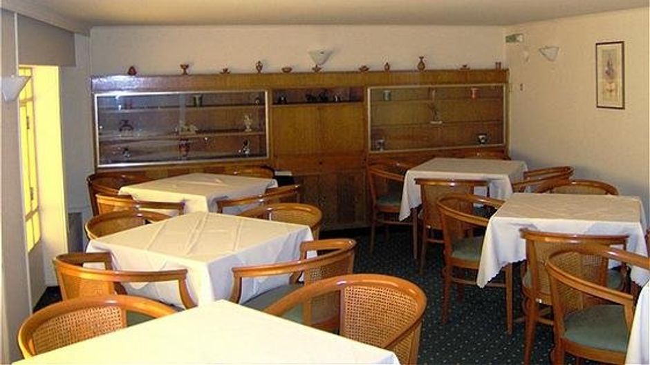Sterlings Mac Hotel Restaurant