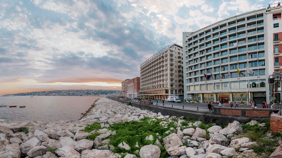 Hotel Royal Continental Exterior