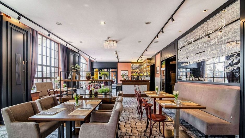Hanza Hotel Restaurant