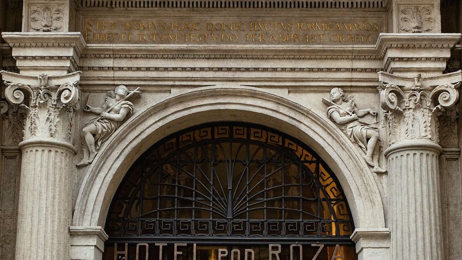 Hotel Pod Roza Exterior