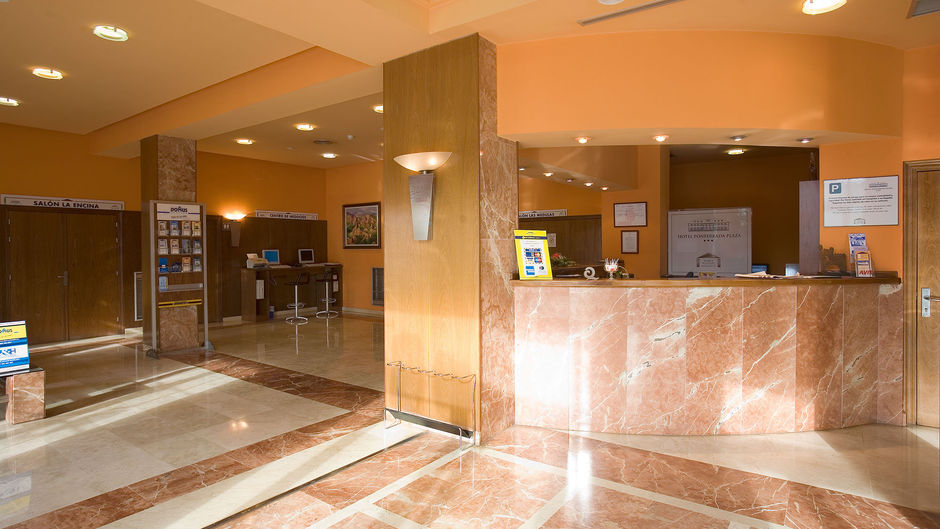 Ponferrada Plaza Lobby