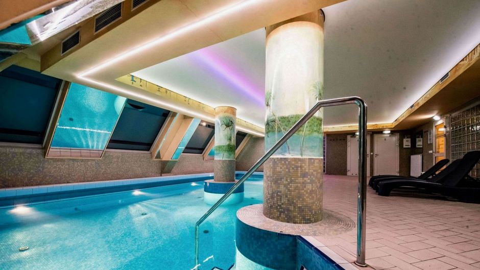 Hotel Piramida Pool