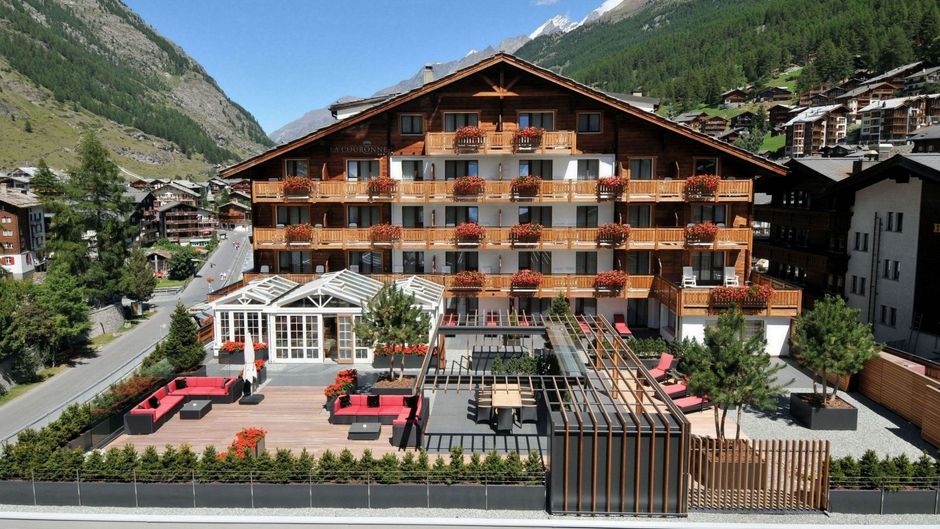 Hotel Couronne Exterior