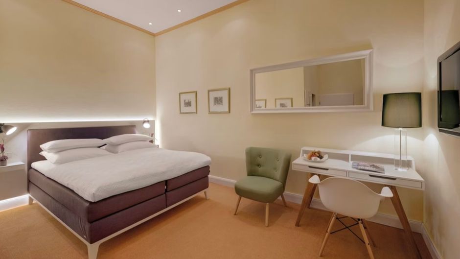 Rheinhotel Dreesen Room