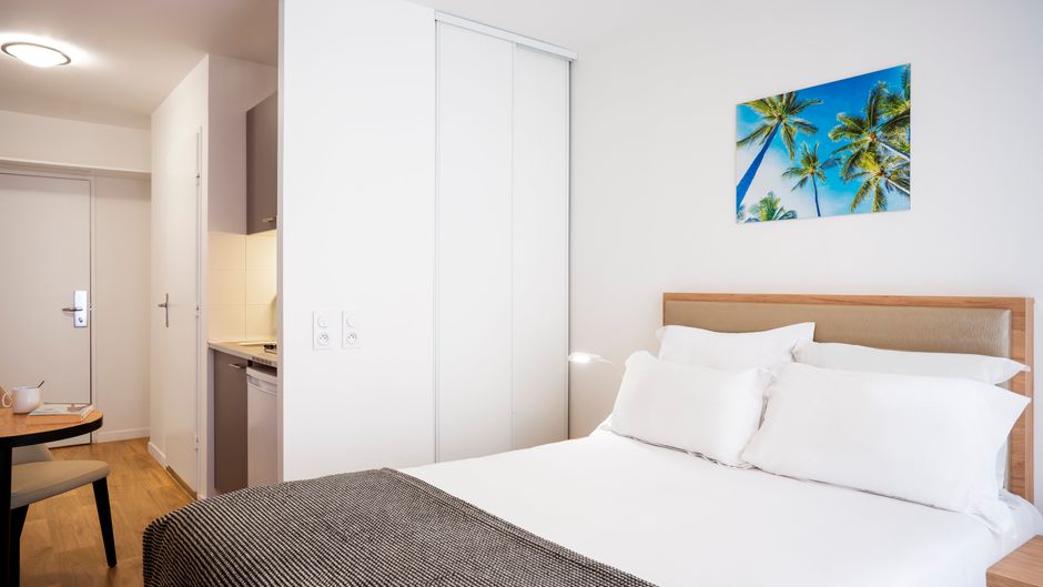 Sejours and Affaires Aparthotel Paris Room