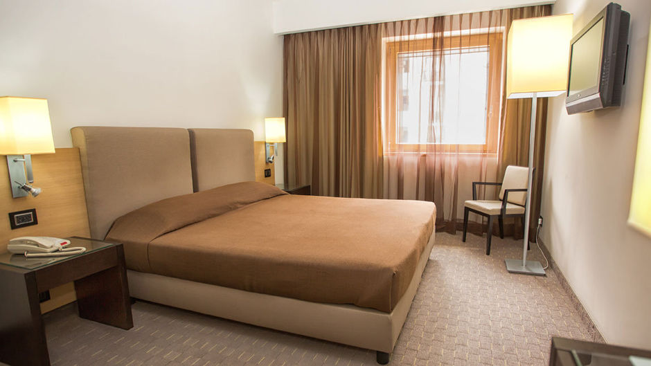 Ariha Hotel Room