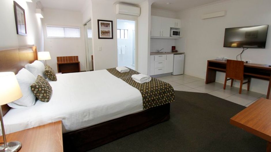 Chinchilla Downtown Motor Inn Suite