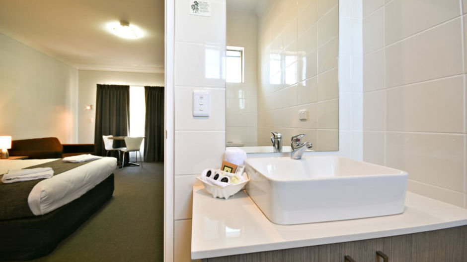 The Aberdeen Motel Room