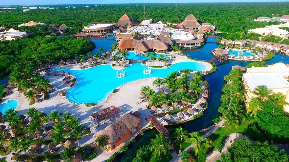 Grand Palladium White Sand Resort & Spa Exterior
