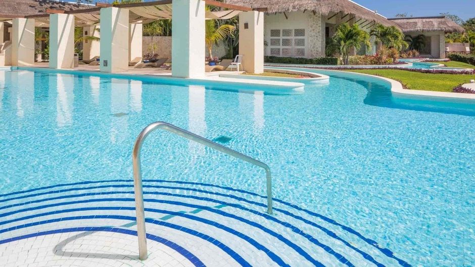 Grand Palladium White Sand Resort & Spa Pool