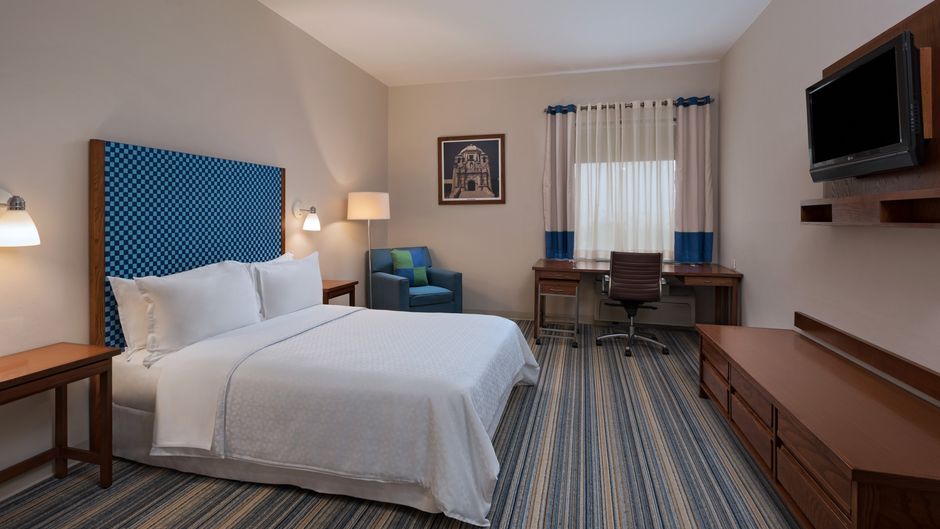 Four Points Monterrey Linda Vista Room