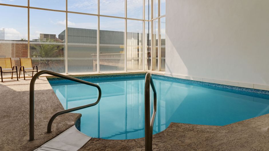 Four Points Galerias Monterrey Pool