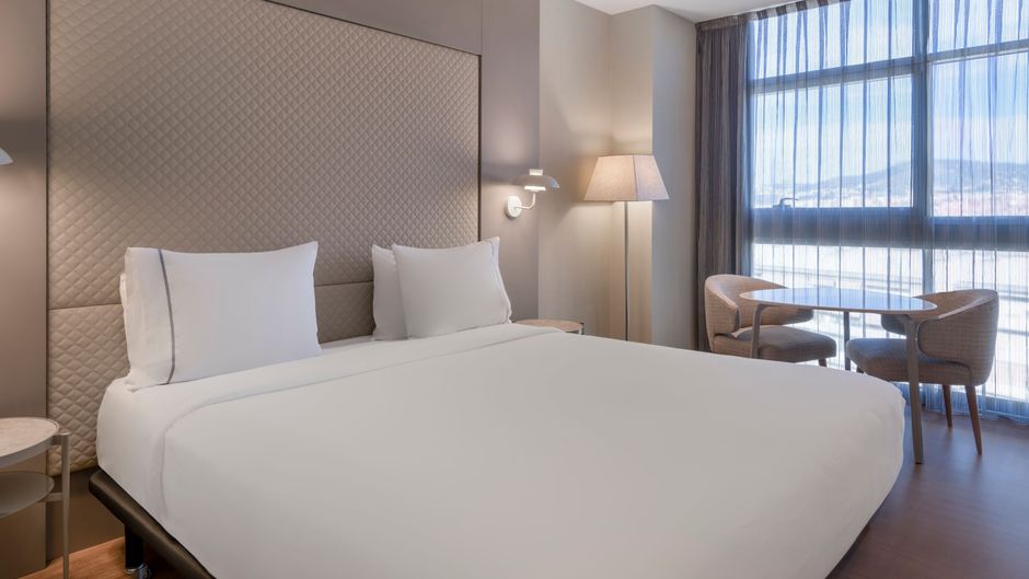AC Som Hotel Room