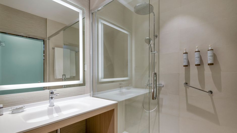 AC Som Hotel Room