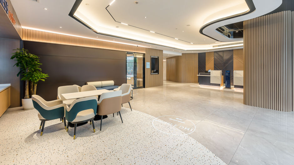 Holiday Inn Exp Qianjiang Century City Exterior
