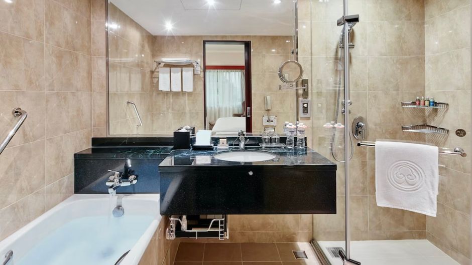 The Howard Plaza Hotel Taipei Room