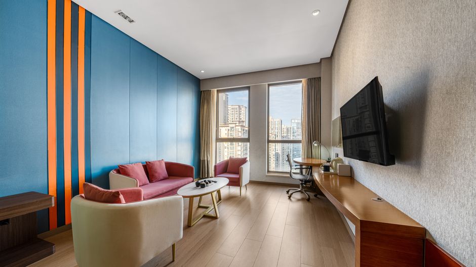 Holiday Inn Express Guanyinqiao Suite