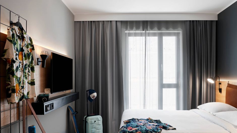Moxy Milton Keynes Room