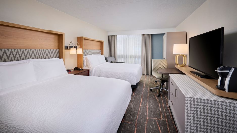 Holiday Inn Burlington Hotel & Conf Ctr Room