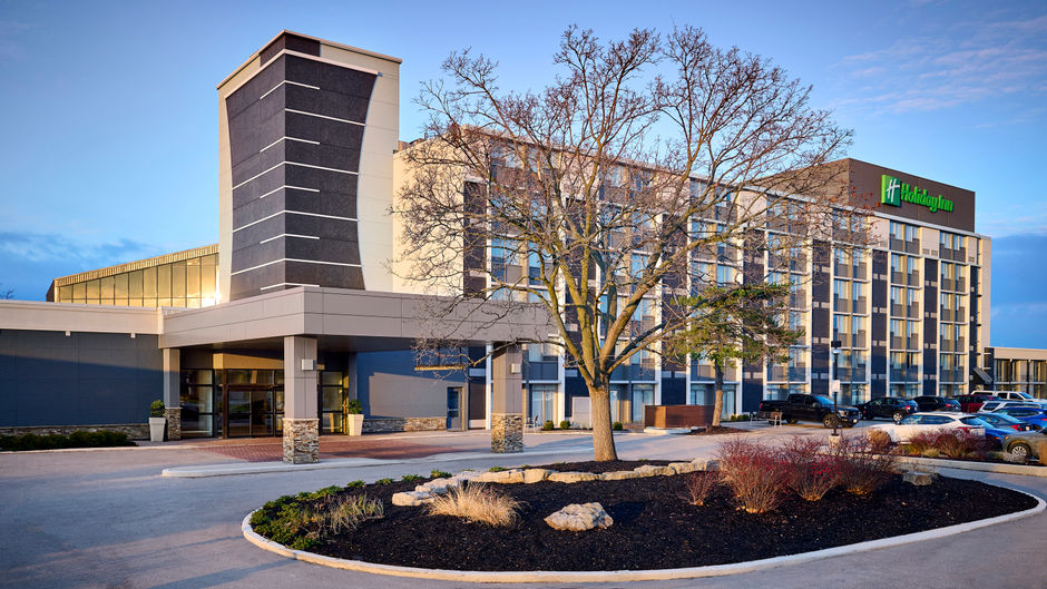Holiday Inn Burlington Hotel & Conf Ctr Exterior