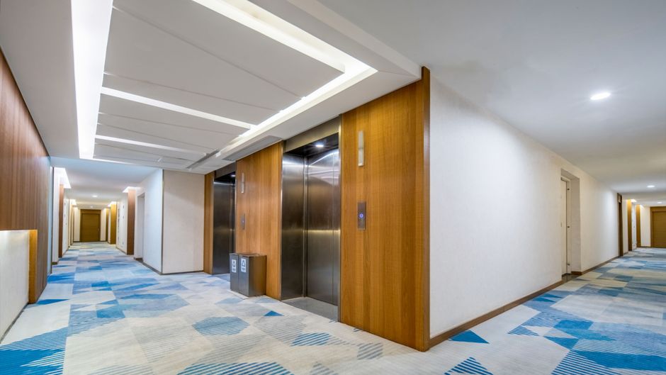 Holiday Inn Express University Town Lobby