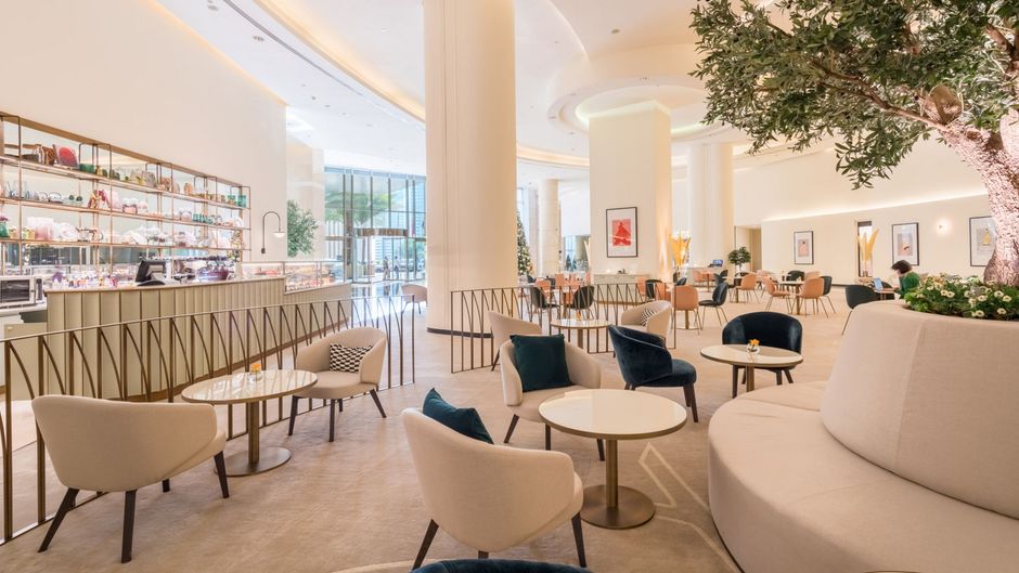 JW Marriott Hotel Marina Lobby