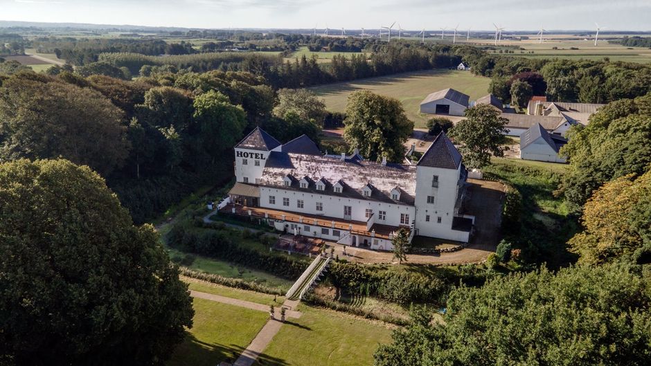 Vraa Slotshotel Exterior