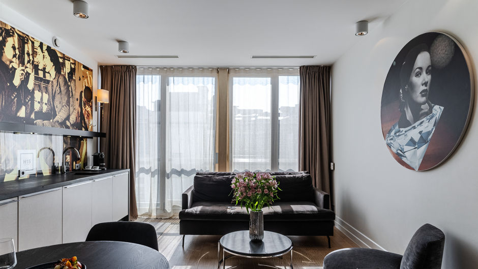H15 Boutique Suite