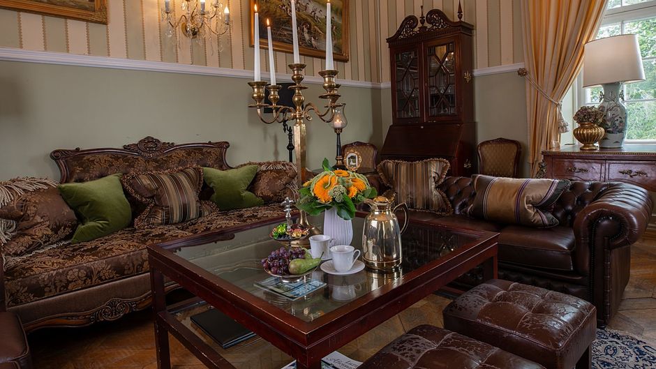 Hvedholm Slotshotel Lobby