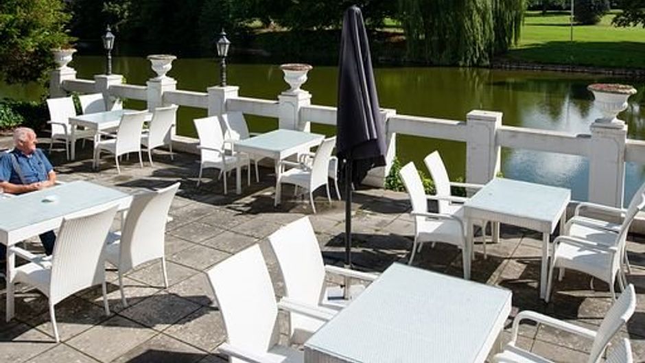 Hvedholm Slotshotel Exterior